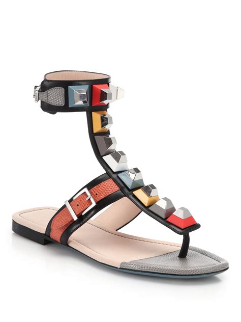 fendi sandalye